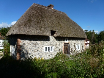 Thatched cottage which used to stand in Barlavington.